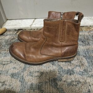 Men's Classic Brown Leather Boots